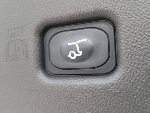 Used 2023 Lincoln Nautilus FWD w/ Premium Package image 8