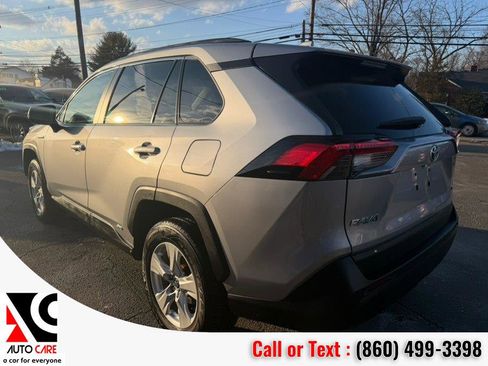 Used 2019 Toyota RAV4 LE image 5