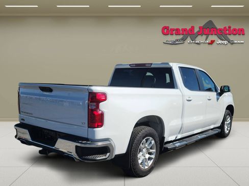 Used 2024 Chevrolet Silverado 1500 LT w/ Z71 Off-Road Package AWD/4WD image 4