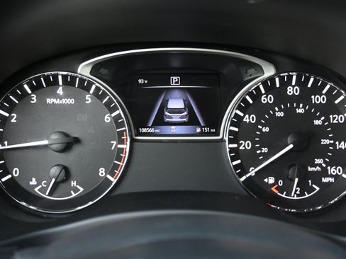 Used 2019 Nissan Pathfinder SV FWD image 35