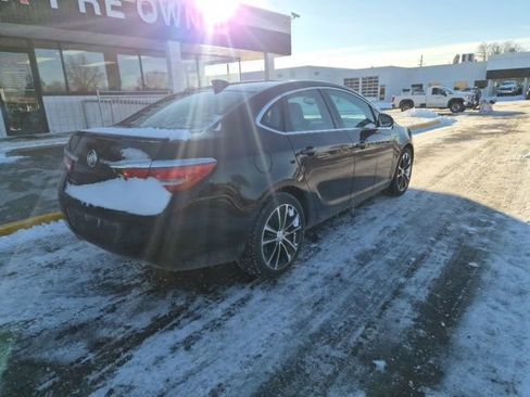 Used 2023 GMC Yukon XL SLT image 6