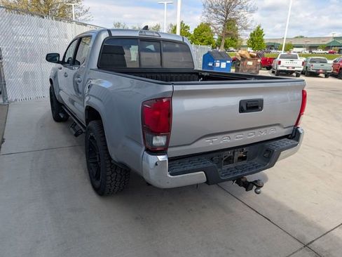 Used 2019 Toyota Tacoma SR5 RWD image 13