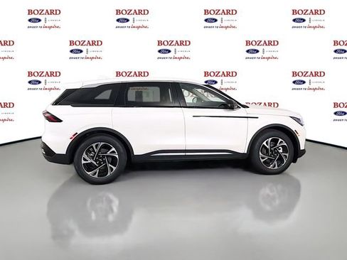 New 2026 Lincoln Nautilus Premier image 8