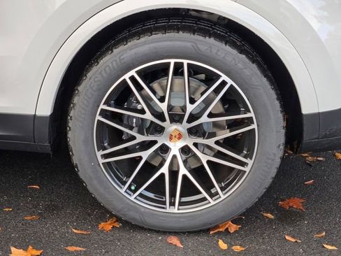 Used 2026 Porsche Cayenne image 11