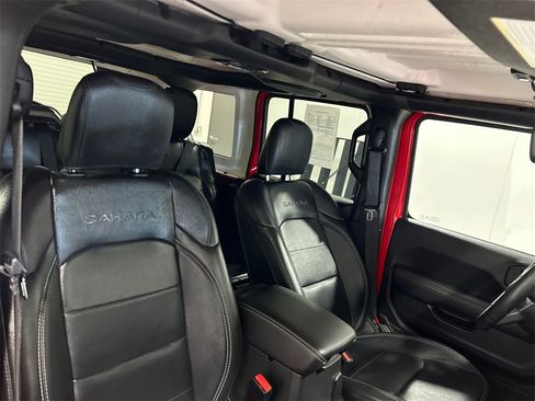 Used 2022 Jeep Wrangler Unlimited Sahara w/ Cold Weather Group image 34