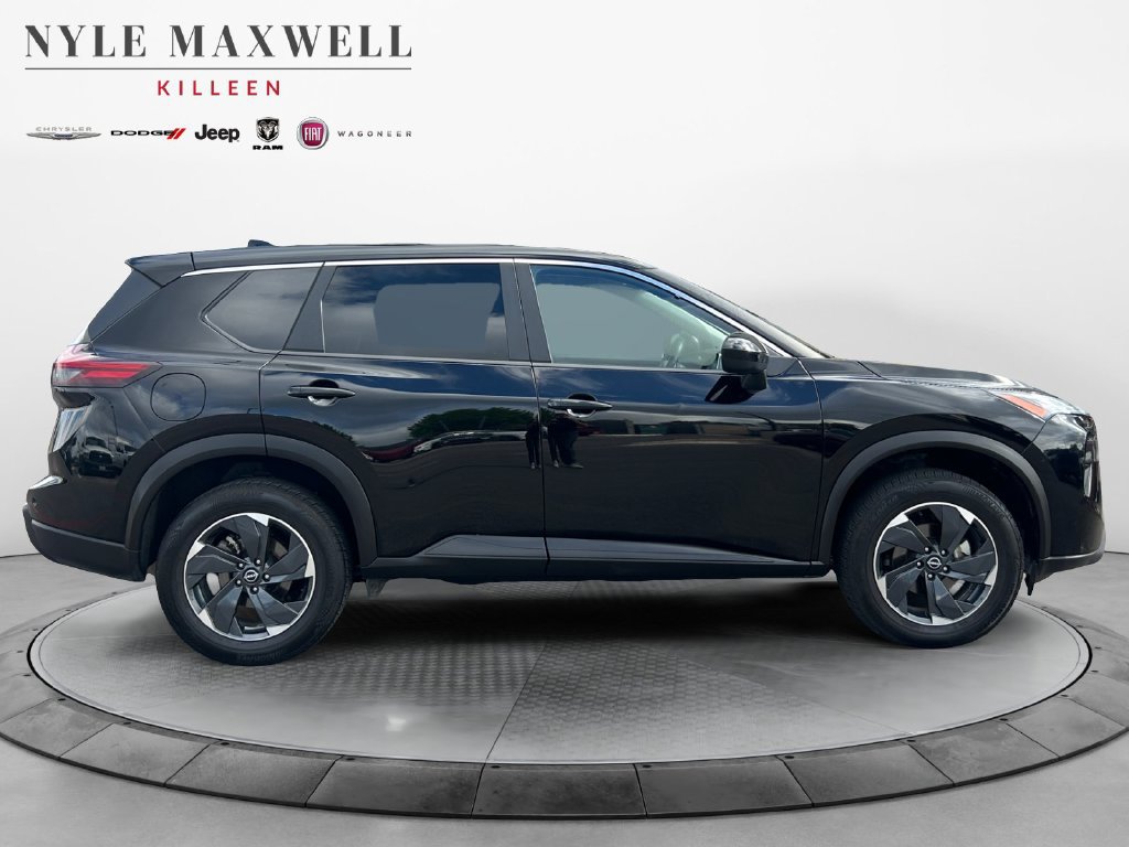 Used 2025 Nissan Rogue SV FWD image 17
