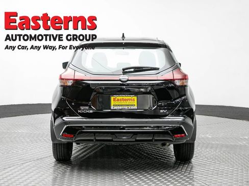 Used 2023 Nissan Kicks SV FWD image 6
