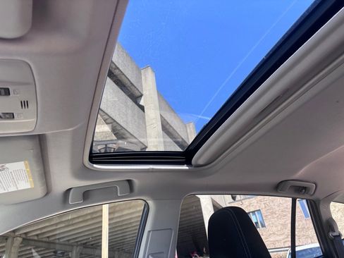 Used 2013 Toyota RAV4 XLE image 17