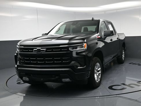 Used 2024 Chevrolet Silverado 1500 RST w/ Z71 Off-Road Package AWD/4WD image 11
