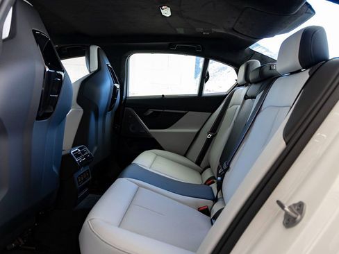 New 2026 BMW M5 w/ Carbon Package image 29