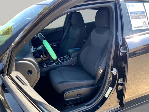Used 2018 Dodge Charger SXT RWD image 7