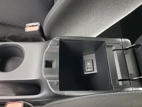 Used 2017 Nissan Sentra SR FWD image 32