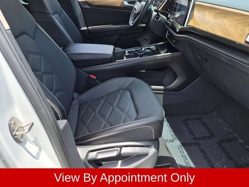 Used 2025 Volkswagen Atlas SE FWD image 30