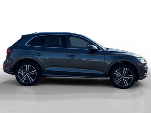 Used 2020 Audi Q5 e Prestige w/ Prestige Package image 6