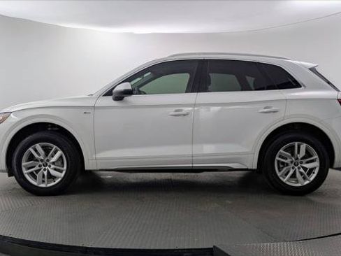 Used 2023 Audi Q5 2.0T Premium w/ Convenience Package AWD/4WD image 3