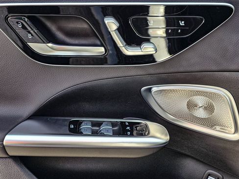 New 2025 Mercedes-Benz C 300 4MATIC Sedan image 14