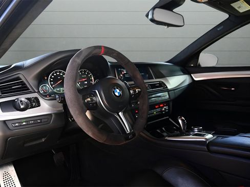 Used 2015 BMW M5 image 21