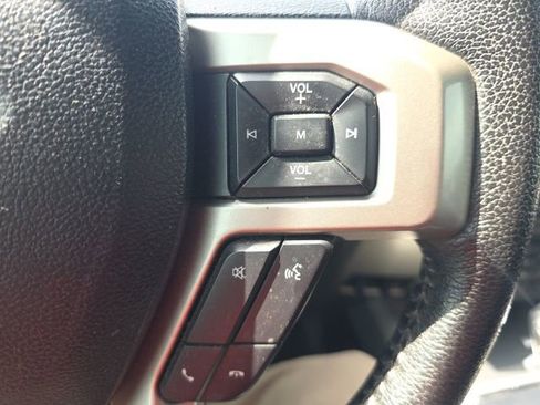 Used 2015 Ford F150 Lariat image 16