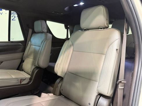 Used 2021 GMC Yukon SLT w/ SLT Luxury Plus Package AWD/4WD image 24