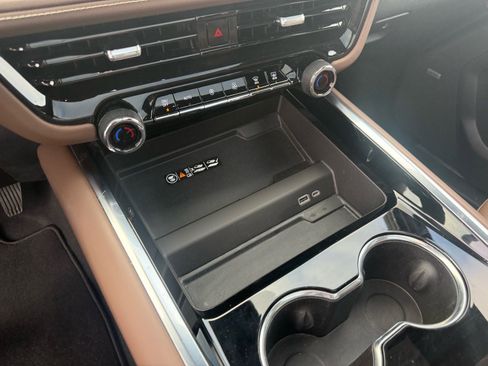 Used 2025 Chevrolet Tahoe High Country w/ Sun And Tow Package image 26