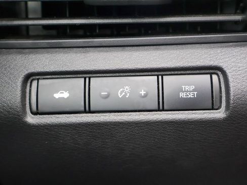 Used 2025 Nissan Altima 2.5 SV FWD image 17