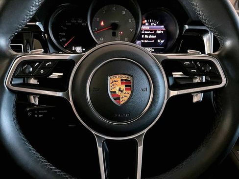 Used 2021 Porsche Macan S image 18