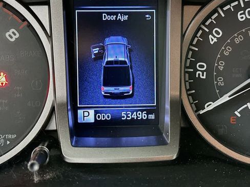 Used 2018 Toyota Tacoma SR5 image 19