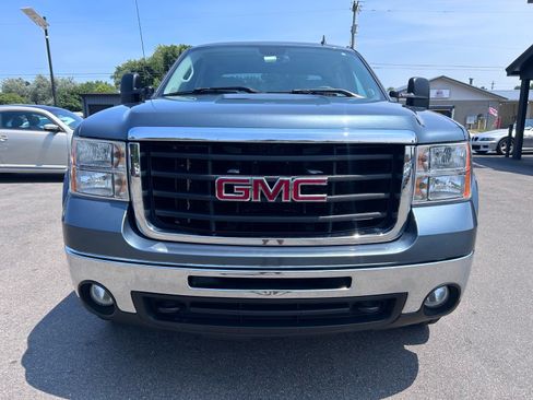 Used 2007 GMC Sierra 2500 SLT w/ Z71 Off-Road Package AWD/4WD image 3