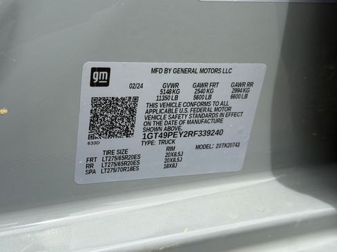 Used 2024 GMC Sierra 2500 AT4 w/ AT4 Premium Plus Package AWD/4WD image 17
