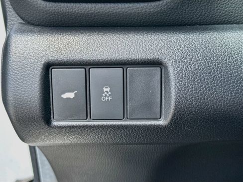 Used 2025 Honda Pilot Touring image 11