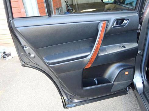 Used 2012 Toyota Highlander Limited w/ Tow Pkg AWD/4WD image 63