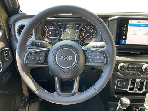 New 2025 Jeep Gladiator Sport image 17