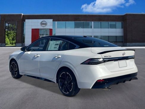 New 2026 Nissan Sentra SR w/ Floor Mat Package FWD image 3