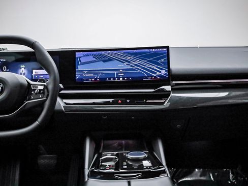 Certified 2025 BMW 530i w/ Premium Package image 14