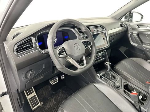 Used 2022 Volkswagen Tiguan SE R-Line image 20