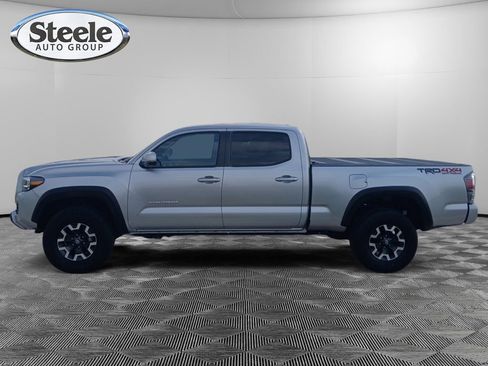 Used 2022 Toyota Tacoma TRD Off-Road w/ TRD Premium Off Road Package image 2