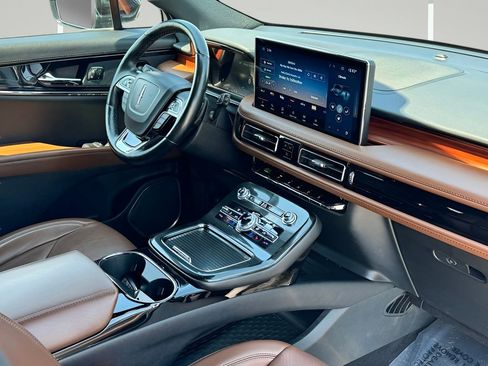 Used 2022 Lincoln Nautilus Reserve w/ Equipment Group 201A image 6