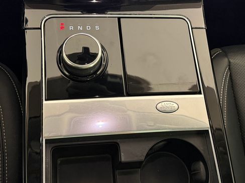 Used 2020 Land Rover Range Rover Velar S image 17