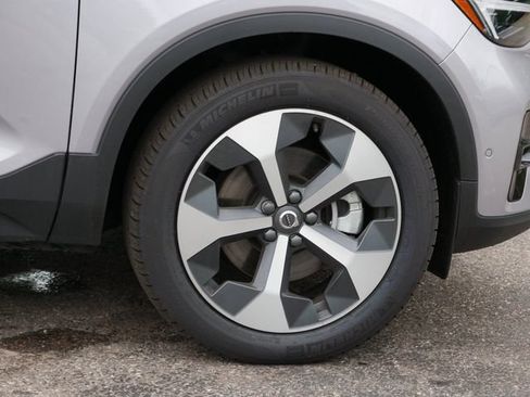 Used 2026 Volvo XC40 B5 Plus AWD/4WD image 7