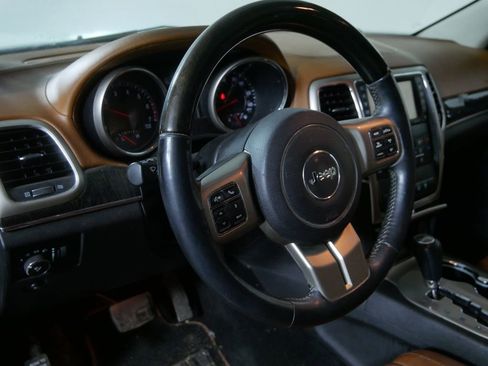 Used 2013 Jeep Grand Cherokee Overland Summit image 11