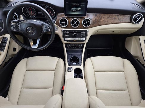 Used 2018 Mercedes-Benz GLA 250 4MATIC image 5