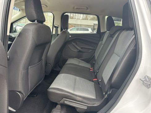 Used 2019 Ford Escape SE image 25