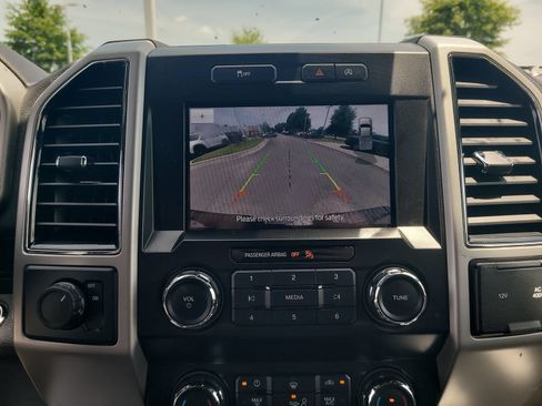 Used 2019 Ford F150 Lariat RWD image 21