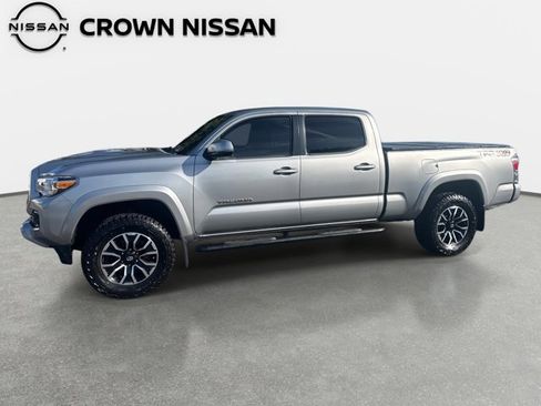 Used 2021 Toyota Tacoma TRD Sport image 4