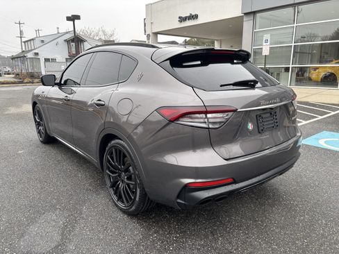 Used 2022 Maserati Levante GT AWD/4WD image 3