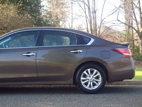 Used 2014 Nissan Altima 2.5 S w/ Sport Value Package FWD image 28