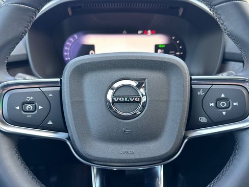 Used 2023 Volvo XC40 Recharge Ultimate AWD/4WD image 25