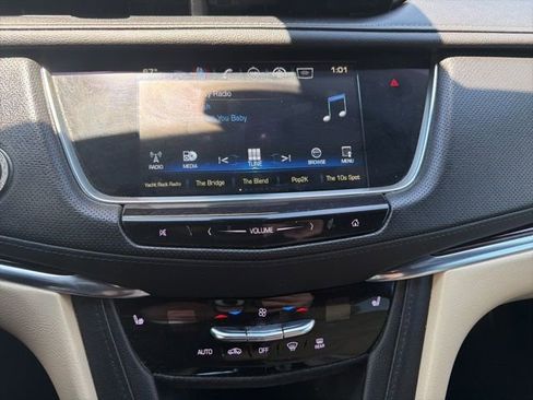 Used 2019 Cadillac XT5 Luxury FWD image 17