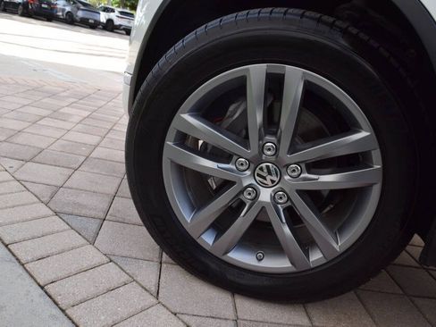 Used 2016 Volkswagen Touareg TDI AWD/4WD image 83