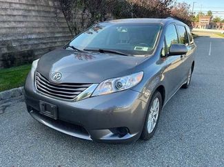 Used 2017 Toyota Sienna LE video 1